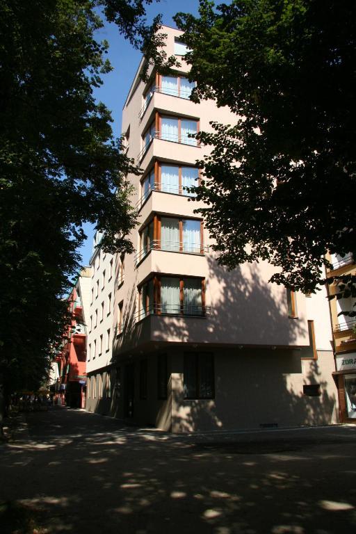 Lazensky Hotel Park ปอดเยบราดิ ภายนอก รูปภาพ